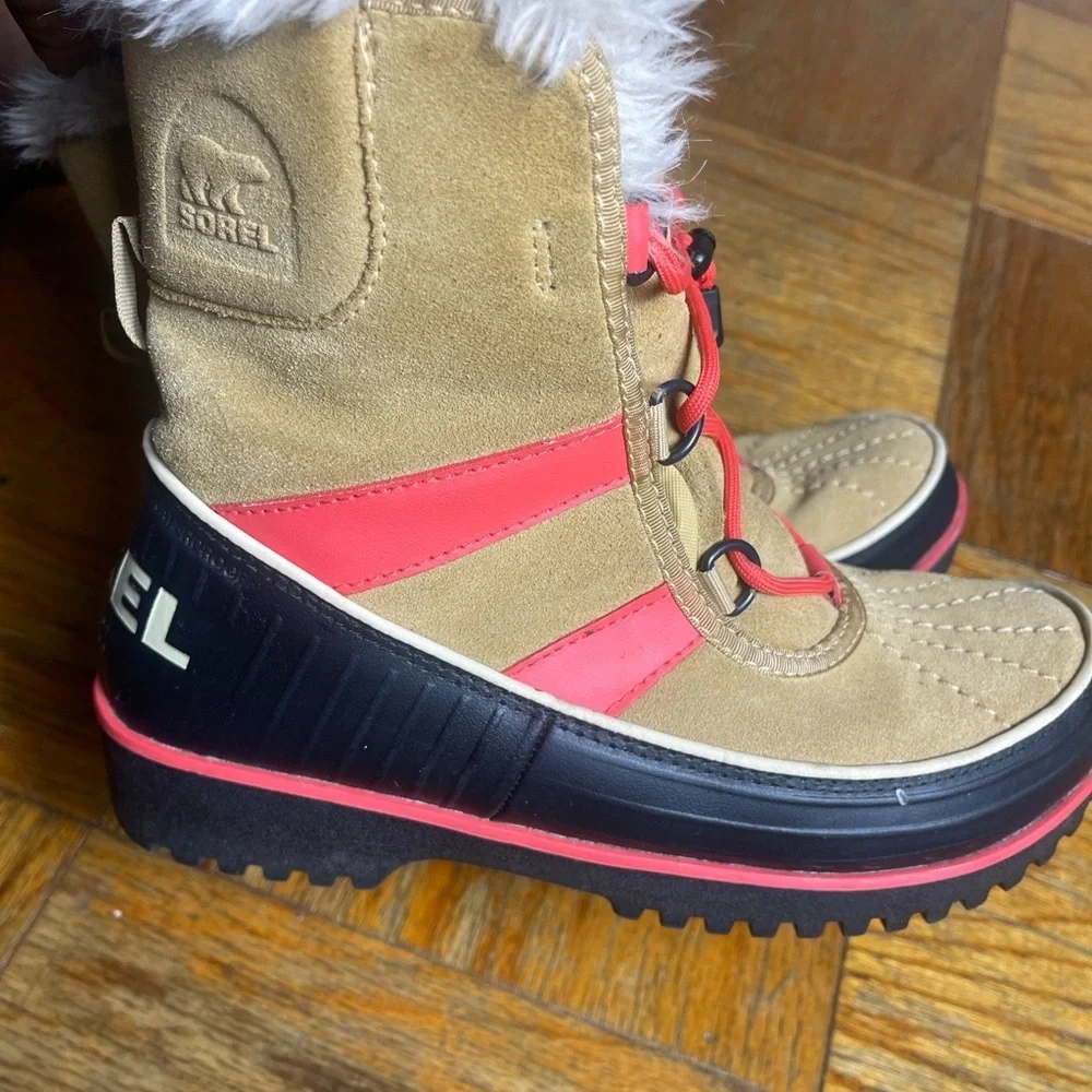 SOREL TIVOLI WAYERPROOF SUEDE BOOTS SIZE 5